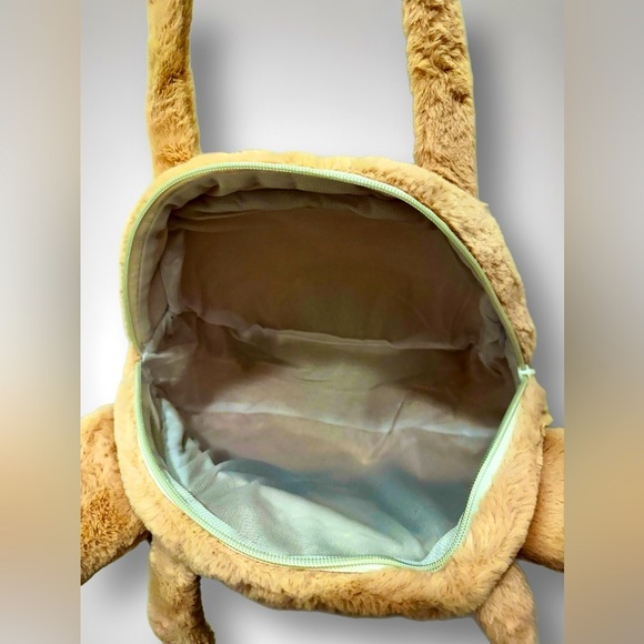 Shanghai Disneyland’s famous character Lina Bell Faux Fur w/flower Shoulder Bag - Picture 3 of 3